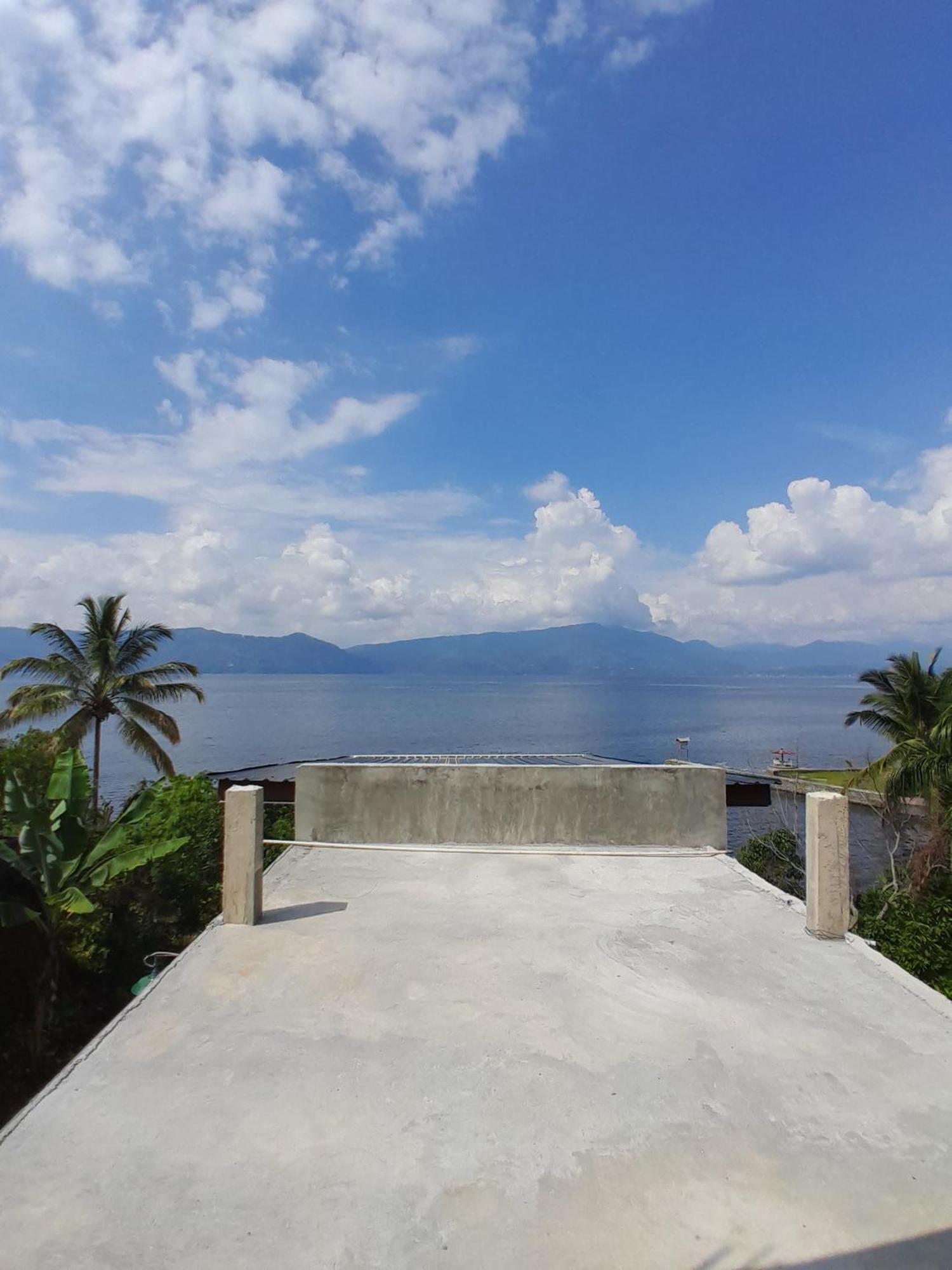 Maruba Inn Tuk Tuk Exterior foto